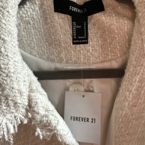 Forever 21 set jacket and shorts - Picture 3 of 4